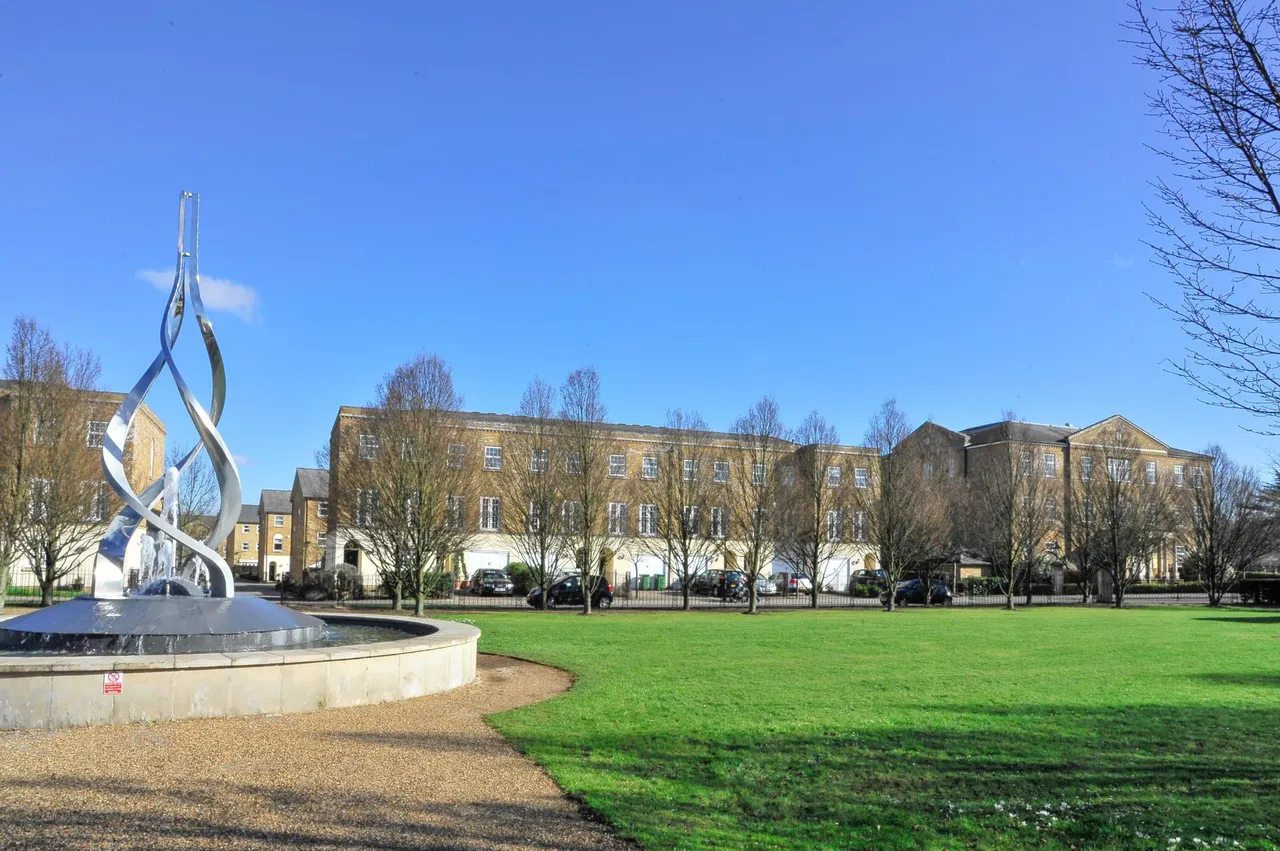 Chadwick Place, Surbiton, photo 11