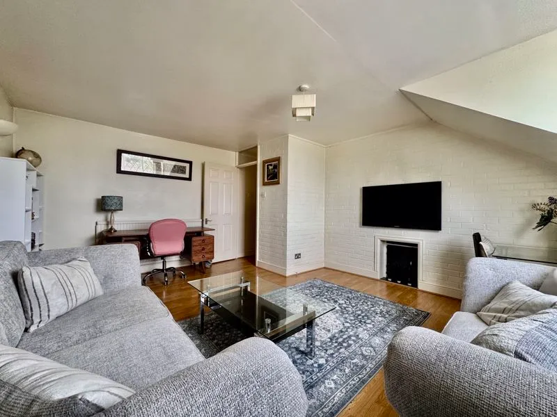 Swains Lane, Flackwell Heath HP10 9BN, photo 5
