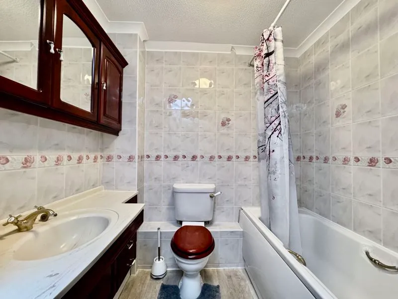 Swains Lane, Flackwell Heath HP10 9BN, photo 10