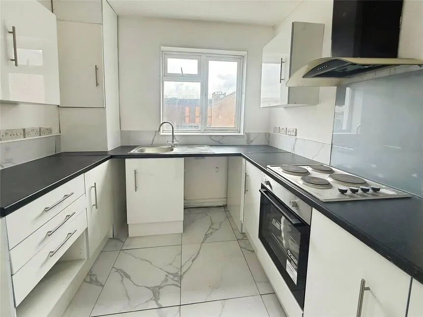 3 bed flat to rent — Palmerston Road, Southsea, Hampshire, PO5