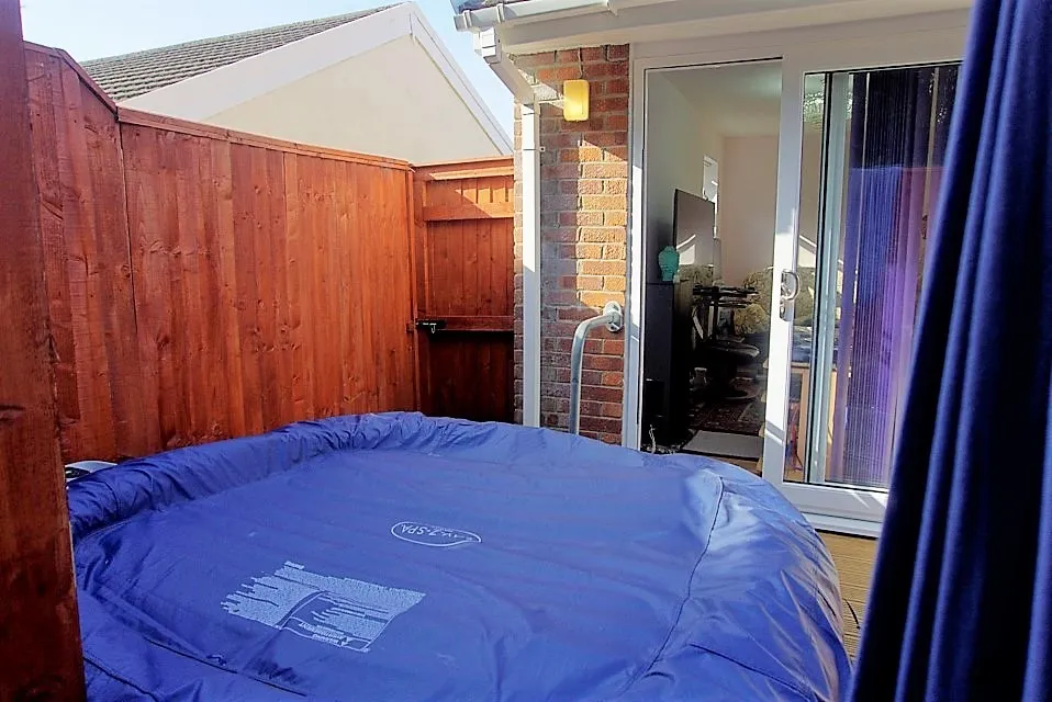 Ravens Court, Neath, SA11, photo 16