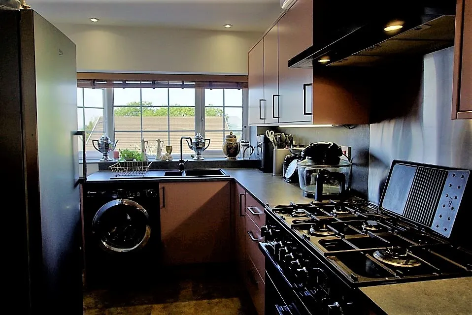 Ravens Court, Neath, SA11, photo 5