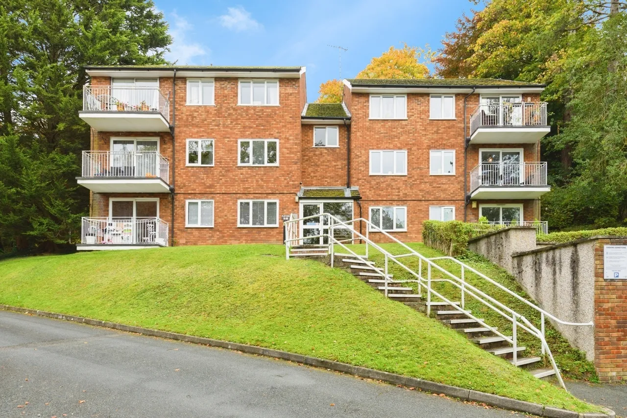 Court Bushes Road, Whyteleafe, Surrey, CR3, photo 16