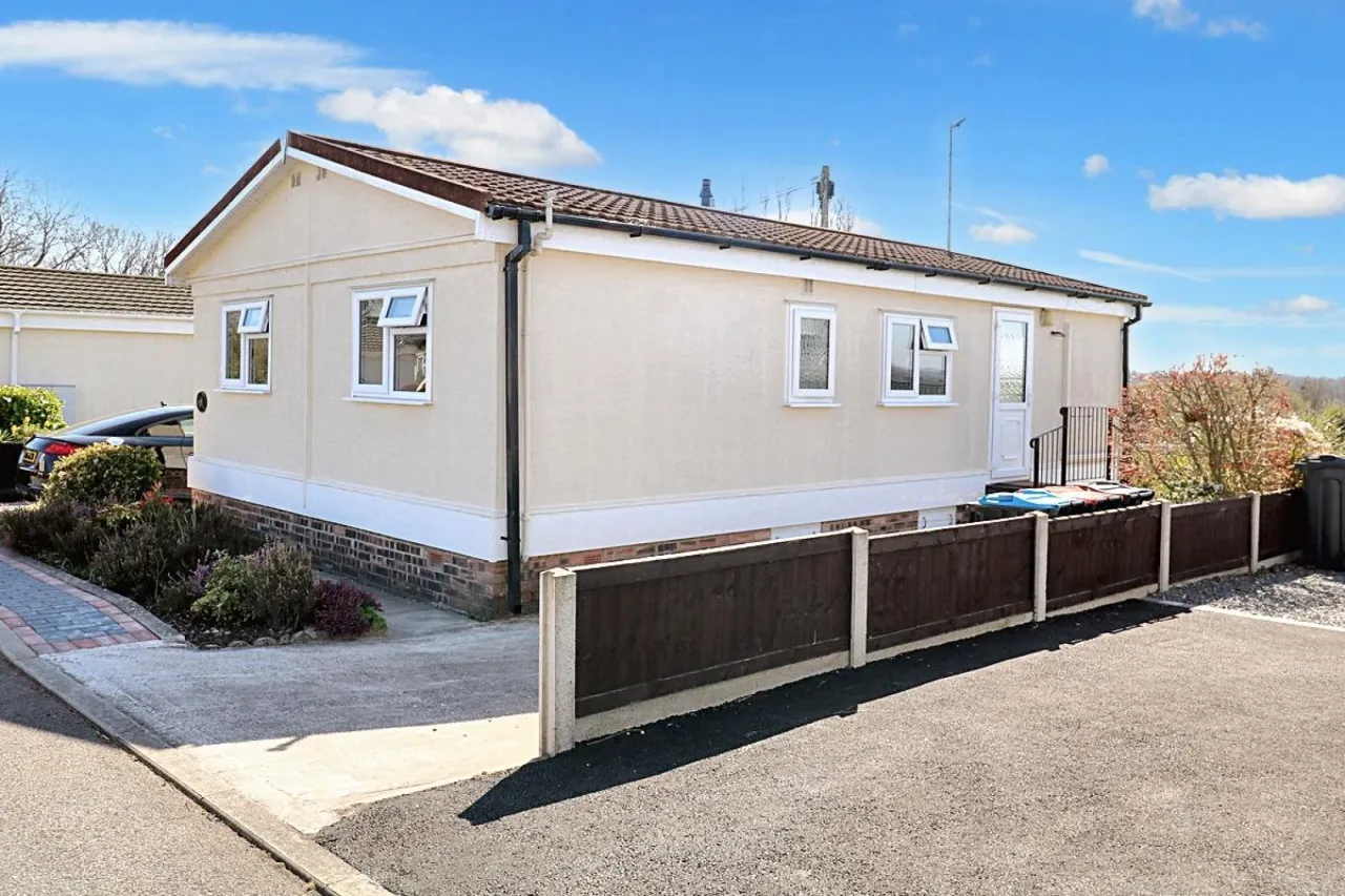 Warrington Road, Northwich, photo 2