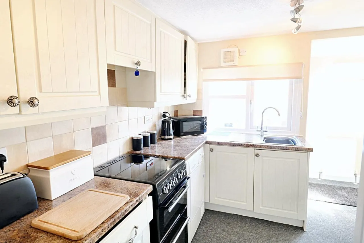 Warrington Road, Northwich, photo 7