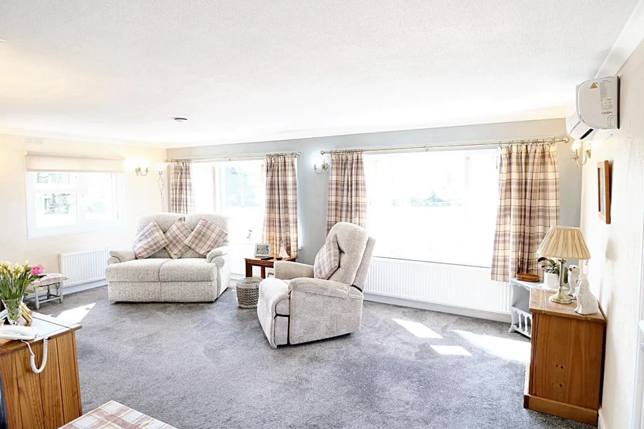 Warrington Road, Northwich, photo 5