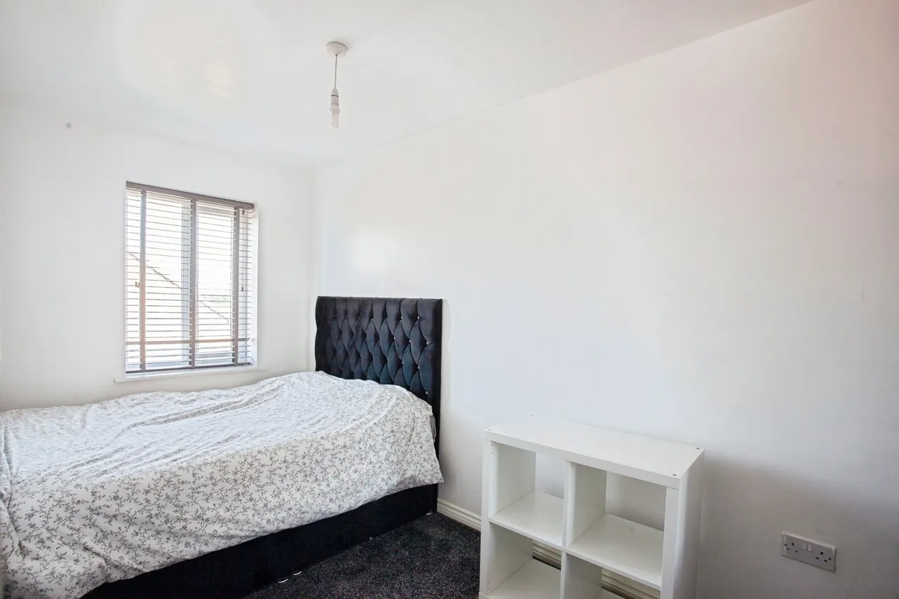 Locke Drive, Sheffield, S9, photo 14