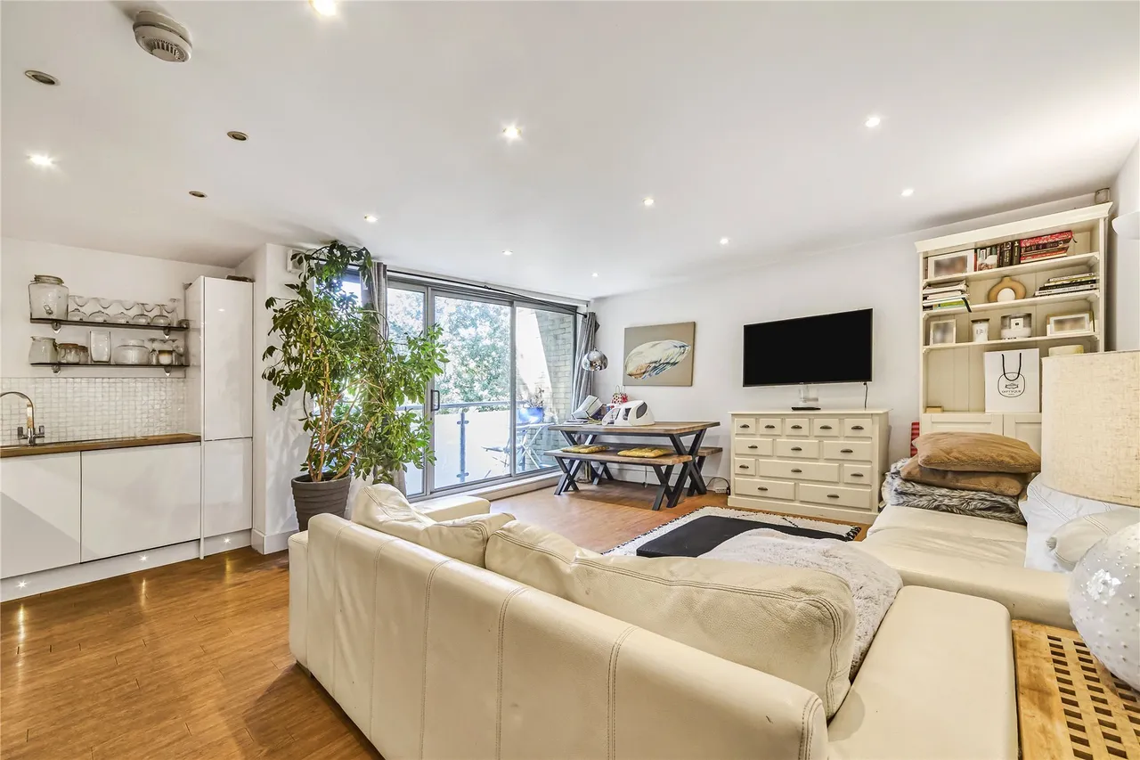 Savoy Mews, London, SW9, photo 2