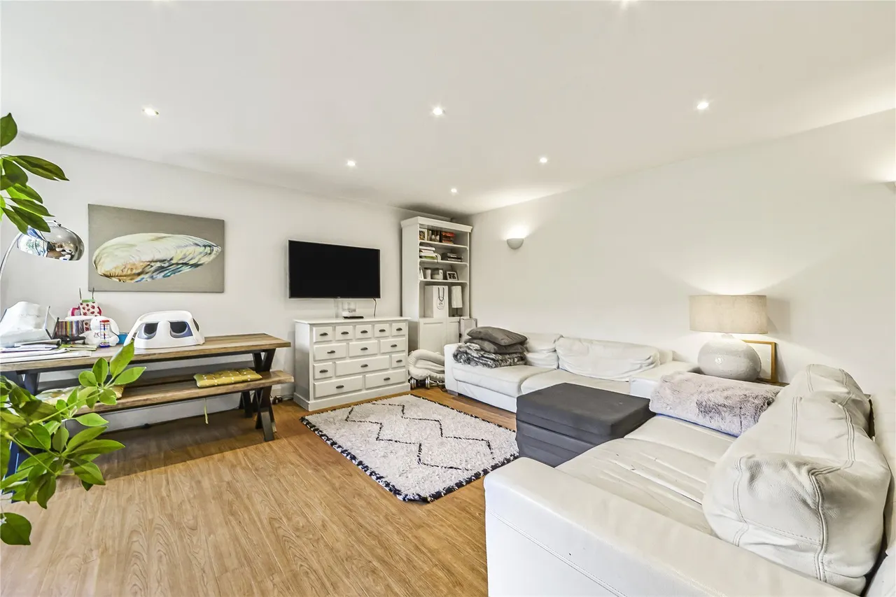 Savoy Mews, London, SW9, photo 4