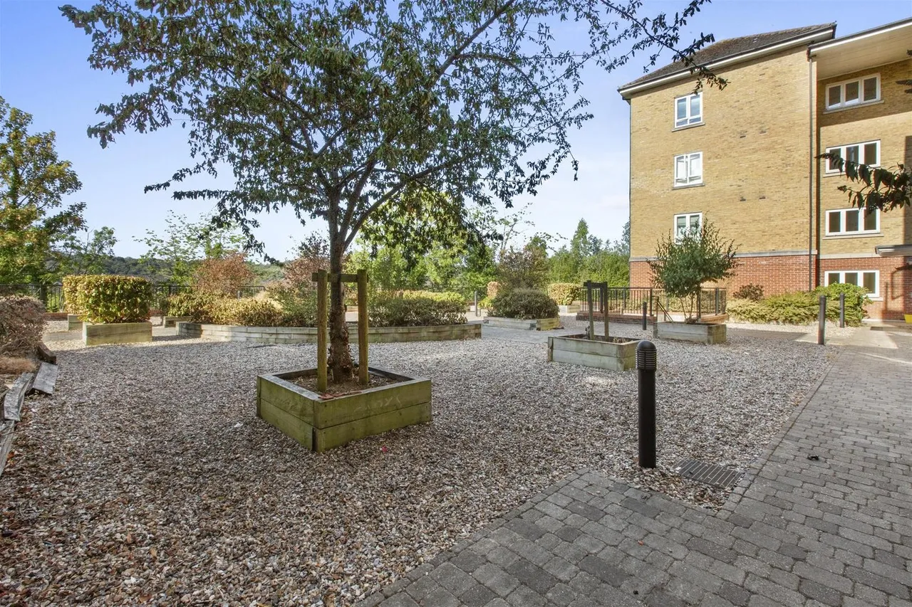 Mathews House Tadros Court, High Wycombe, HP13, photo 10