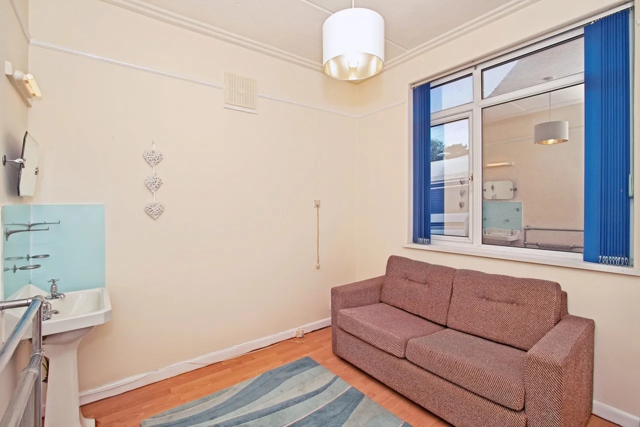 Pendarves Road, Camborne, TR14, photo 24