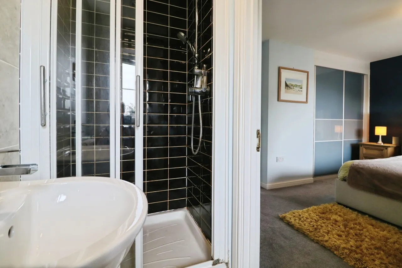 Wyncliffe Gardens, Cardiff, CF23, photo 17
