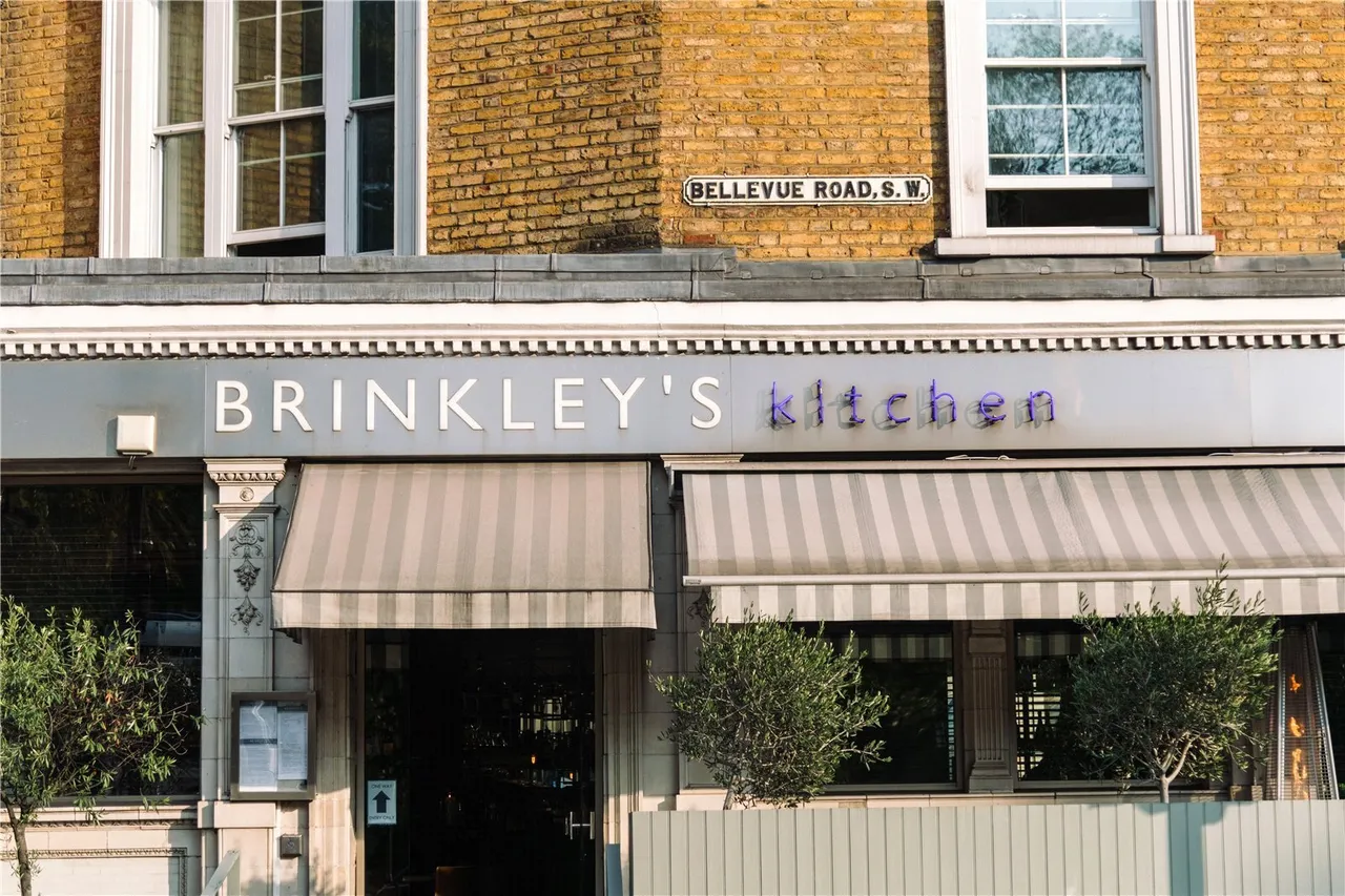 St. George's Gardens, London, SW17, photo 7