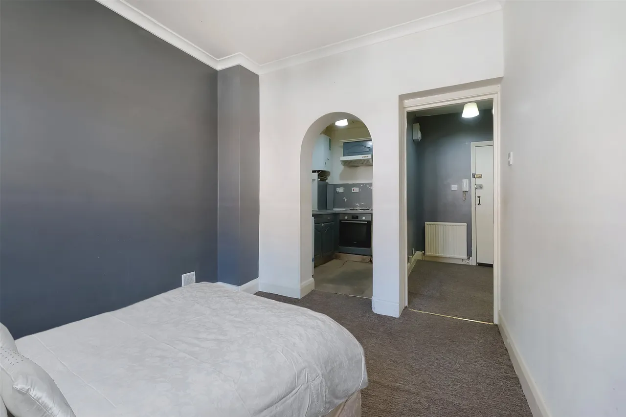Station Road, Redhill, RH1, photo 7