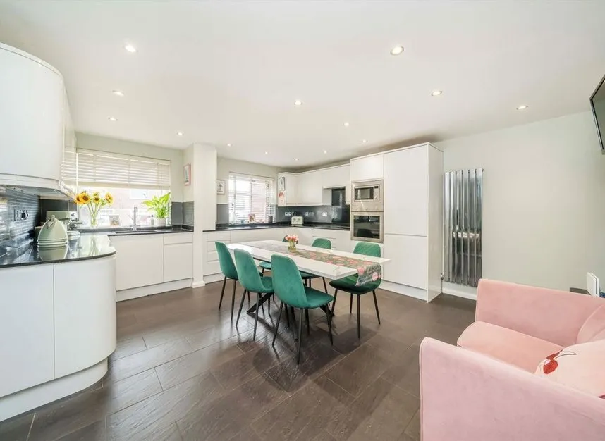 Kingston Hill, Kingston Upon Thames, KT2, photo 3
