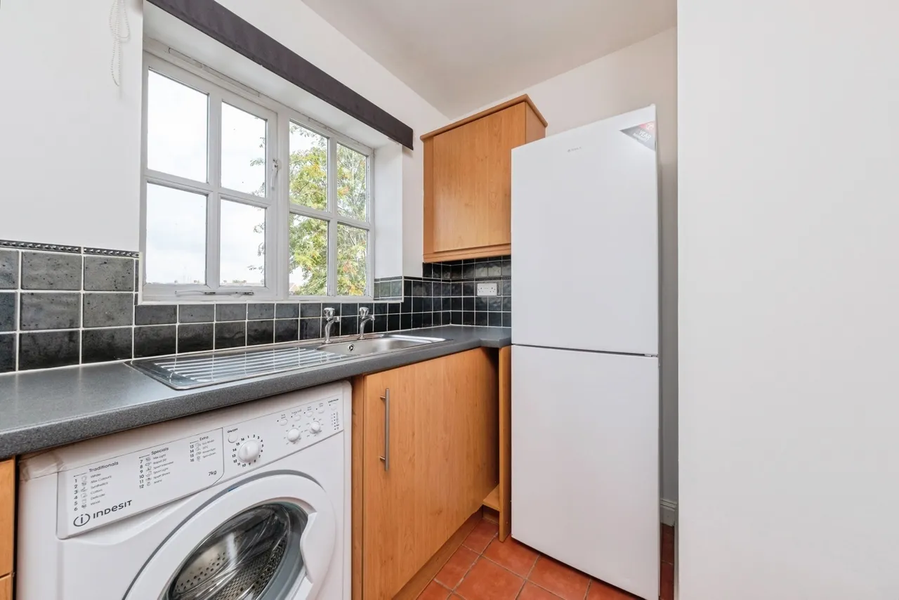 Knaresborough Court, Bletchley, MK3, photo 7
