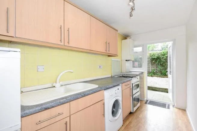 Beeton Close, Pinner, HA5, photo 3