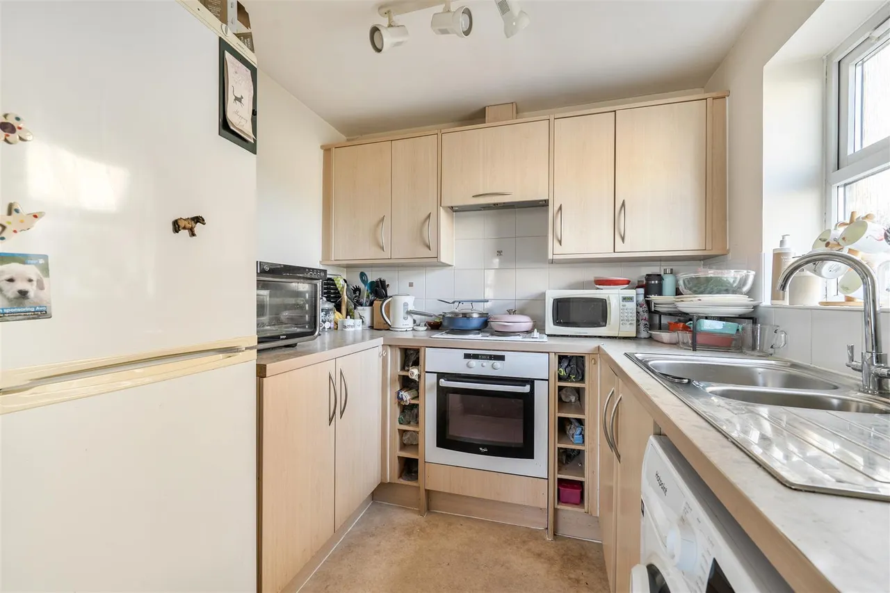 Freestone Way, Corsham, SN13, photo 3
