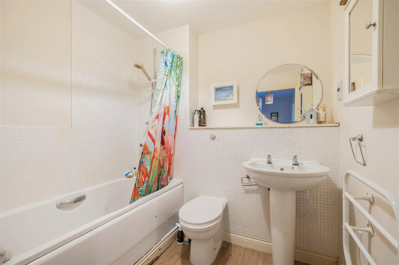Freestone Way, Corsham, SN13, photo 13