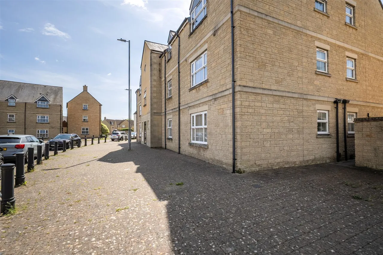 Freestone Way, Corsham, SN13, photo 14