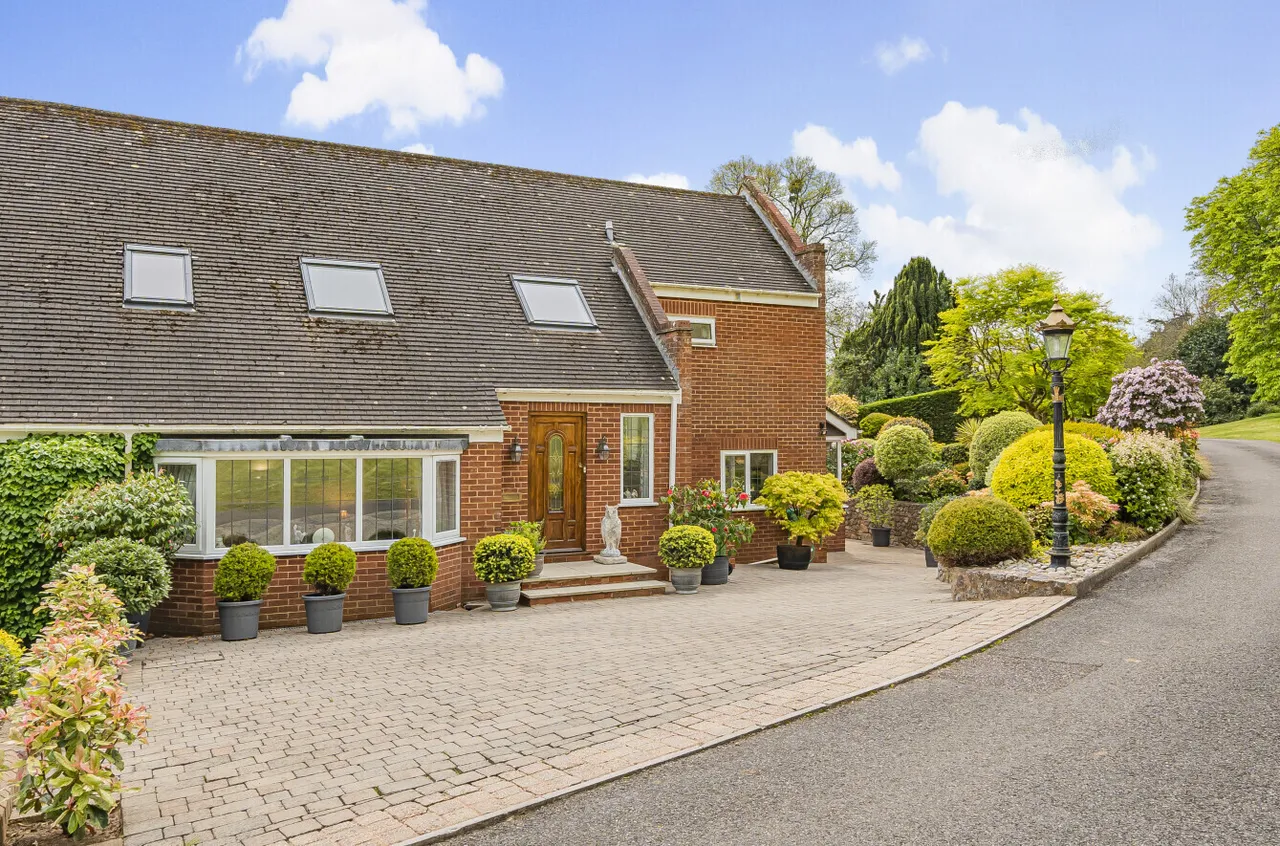 3 bed property for sale — Balfour Manor, Station Road, Sidmouth, Devon, EX10
