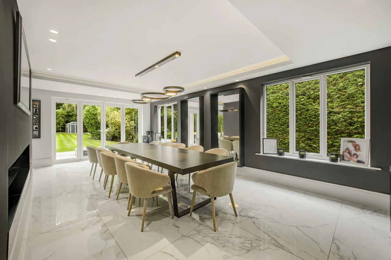 Bollinway, Hale, WA15, photo 7