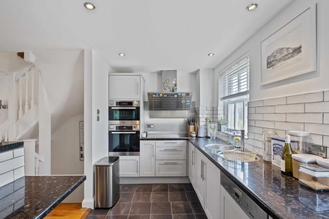 Caxton Mews, Brentford, TW8 8BN, photo 4