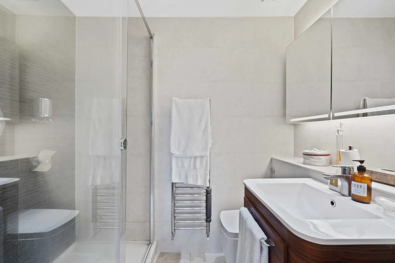 Caxton Mews, Brentford, TW8 8BN, photo 9