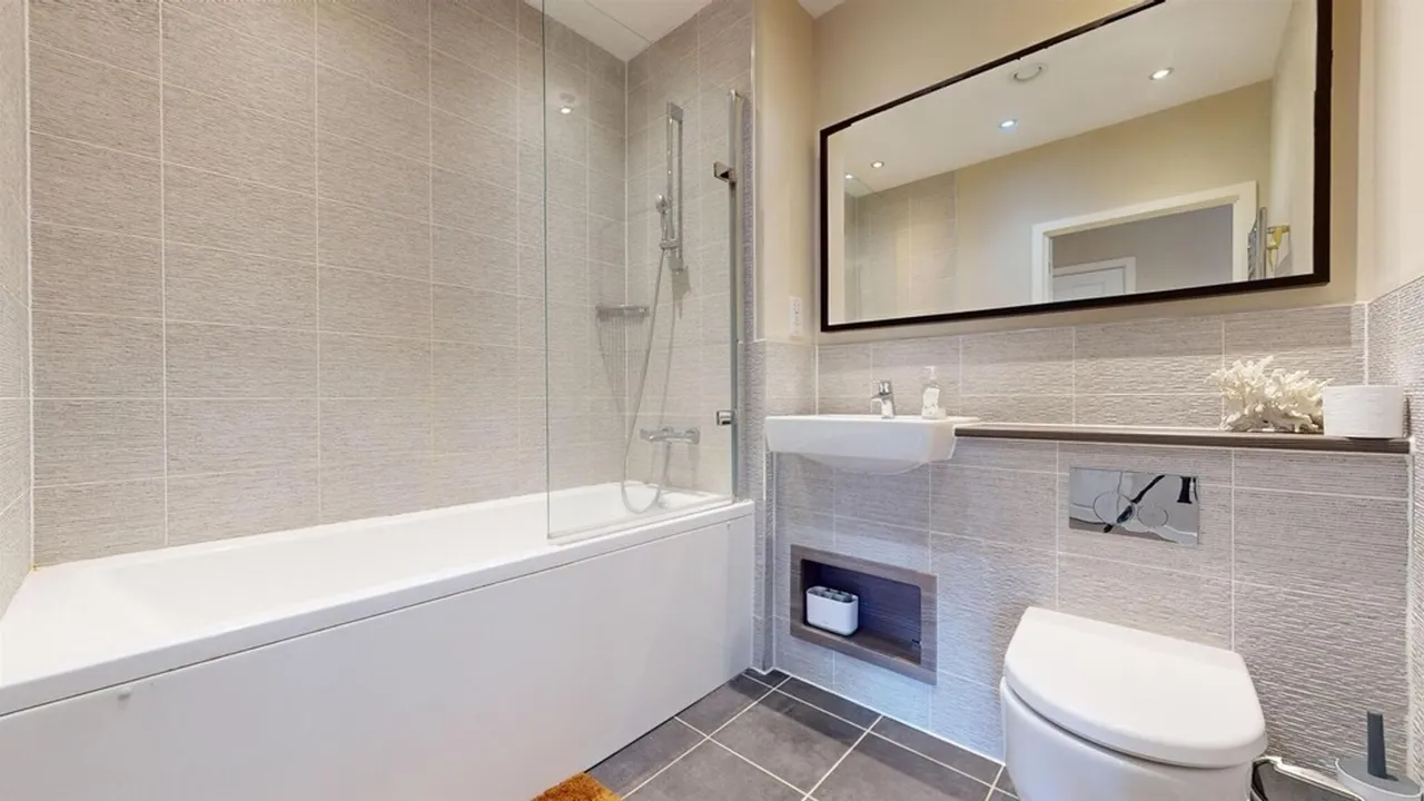 Henry Darlot Drive, Garrison Heights, NW7, photo 6