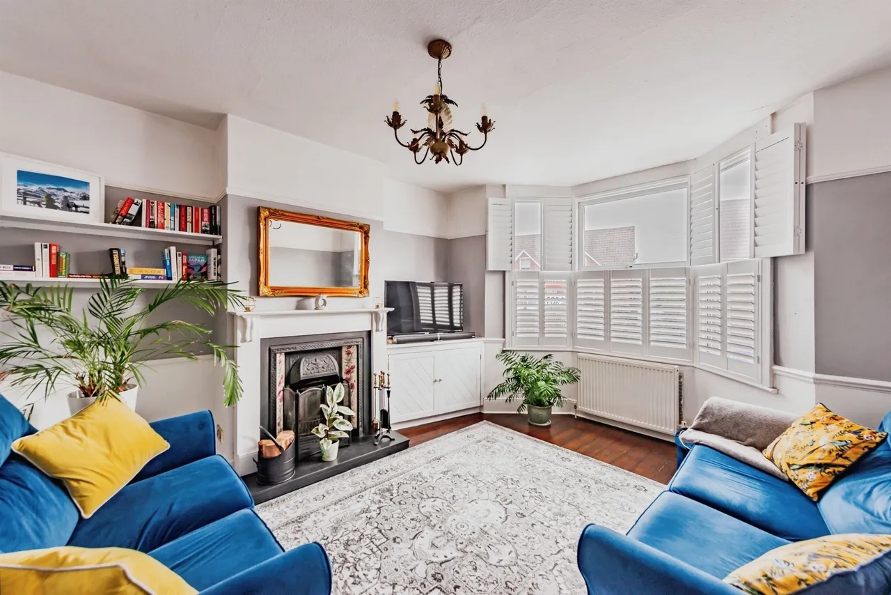 3 bed house for sale, Frenches Road, Redhill, RH1