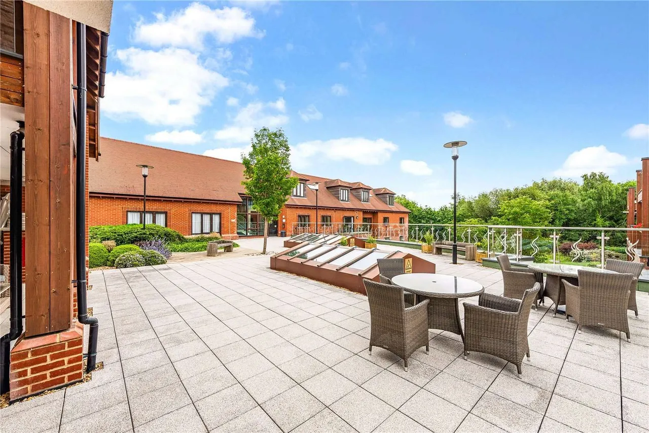 Friary Meadow, Cartwright Drive, Titchfield, Fareham, Hampshire, PO15 5FB, photo 6