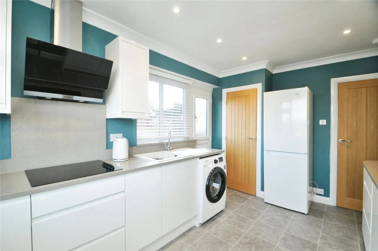 Manor Drive, KNARESBOROUGH, North Yorkshire, HG5, photo 3