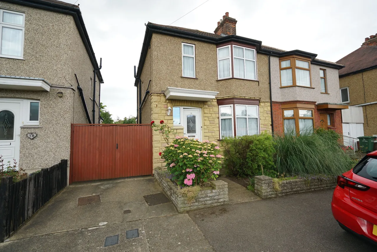 Oval Gardens, Grays, Essex, RM17 5NR, photo 19