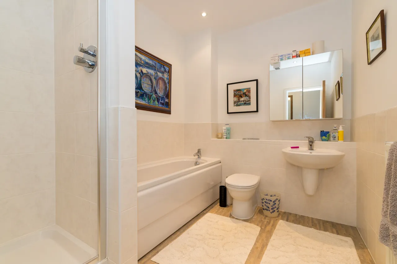 Gardinar Close, Standish, WN1, photo 11