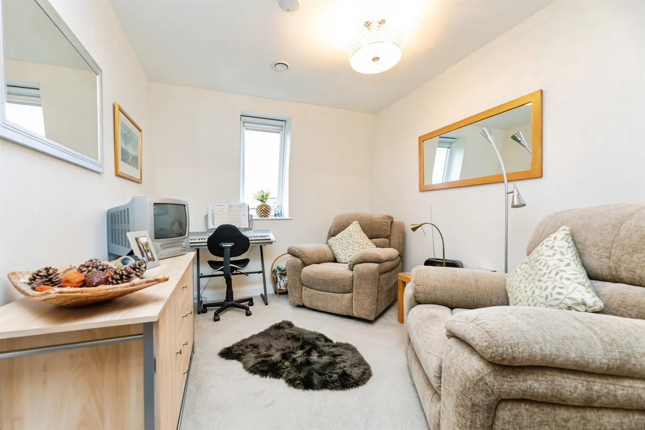 Berneslai Close, Barnsley, photo 12