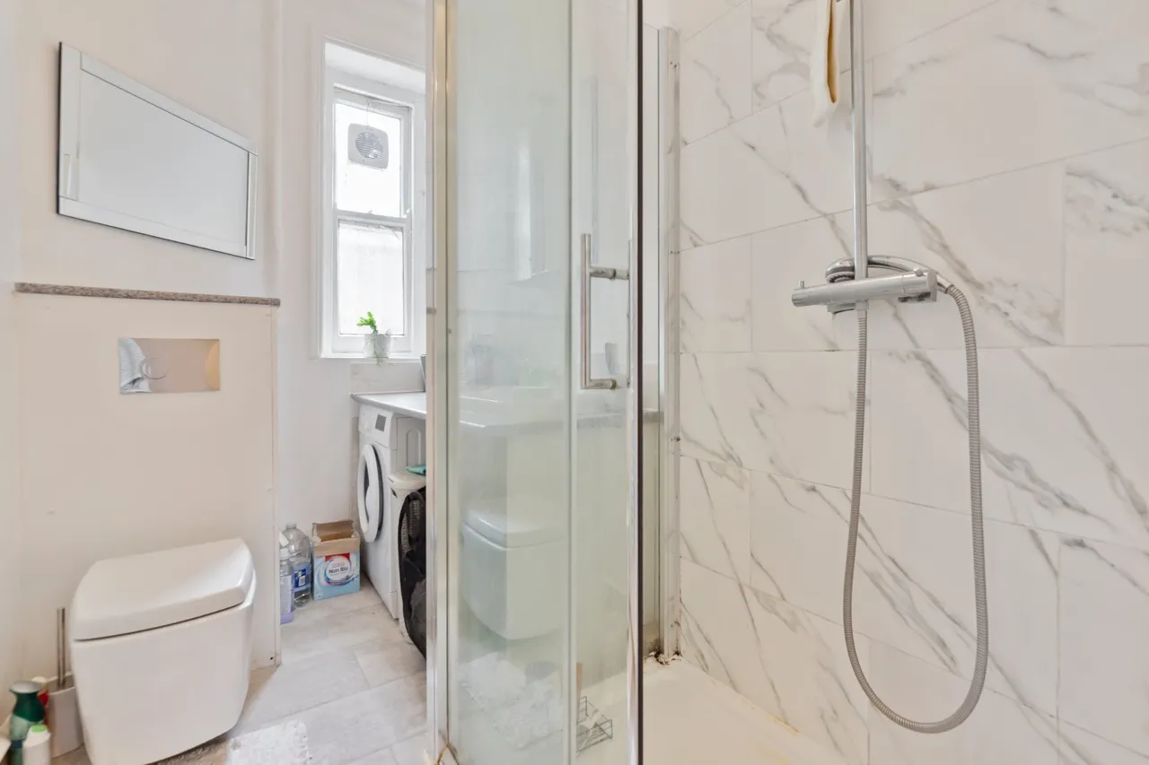 Prince of Wales Drive, London, SW11, photo 5