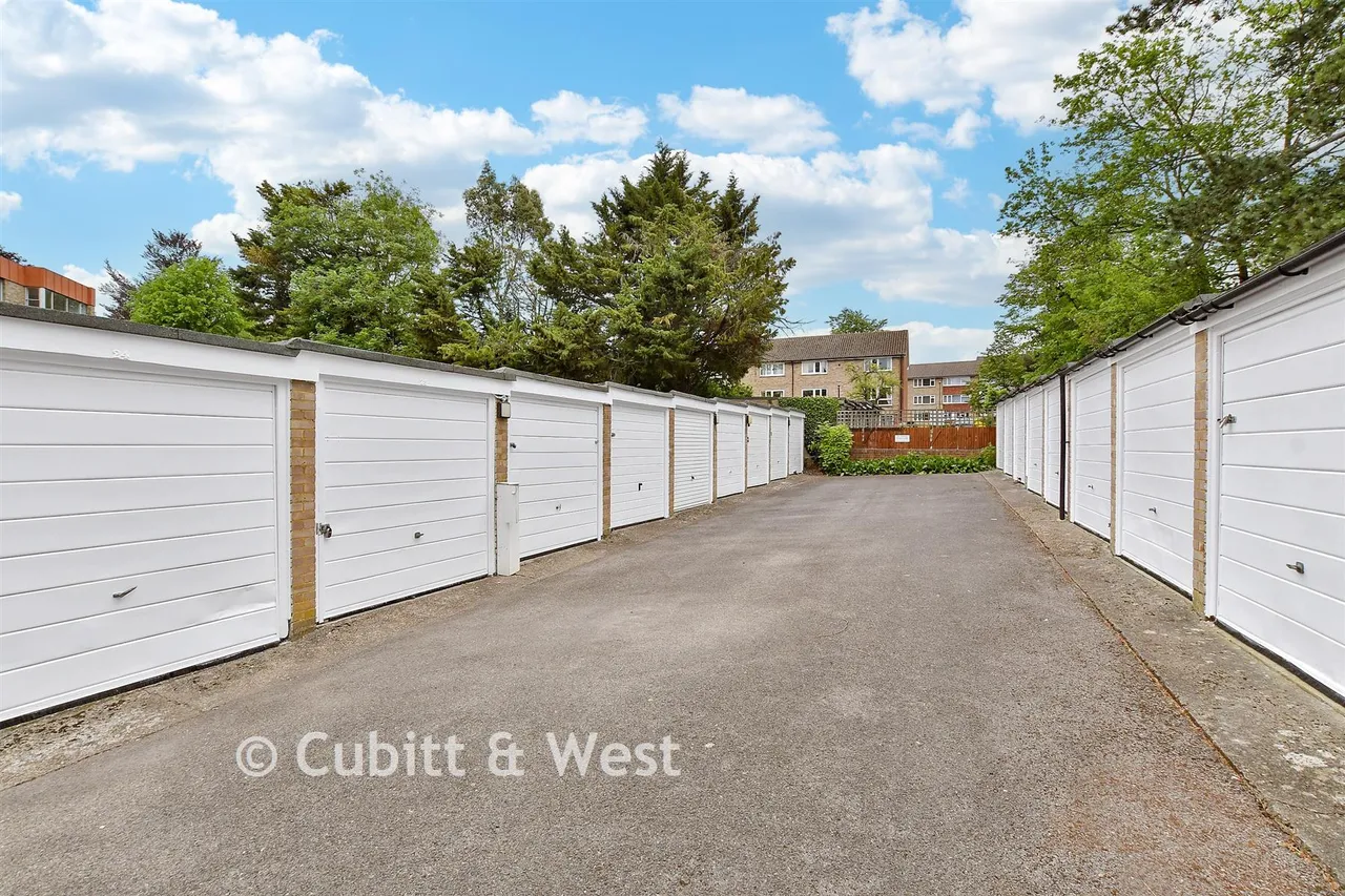 White Lodge Close, Sutton, SM2, photo 10