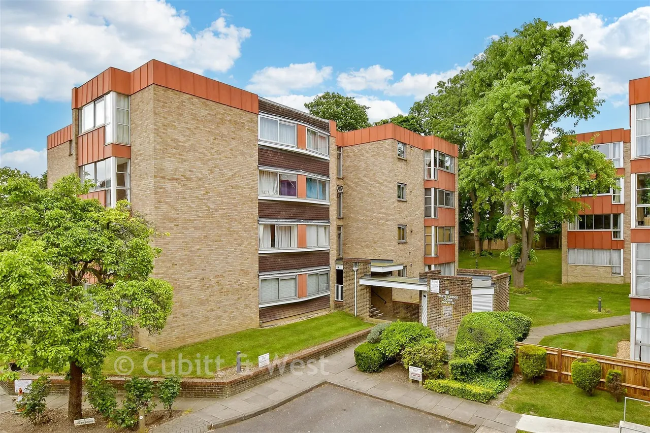 2 bed flat for sale, White Lodge Close, Sutton, SM2