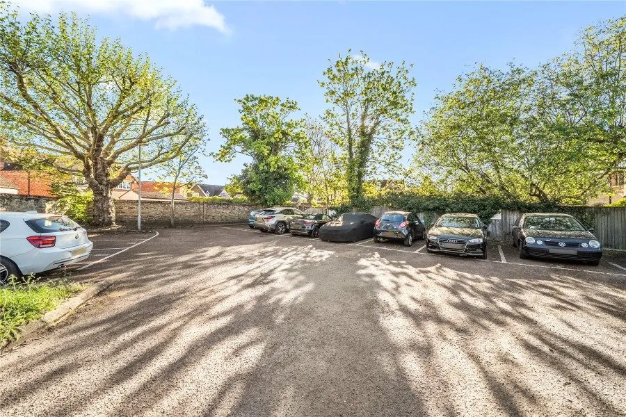Minorca Road, Weybridge, KT13, photo 2