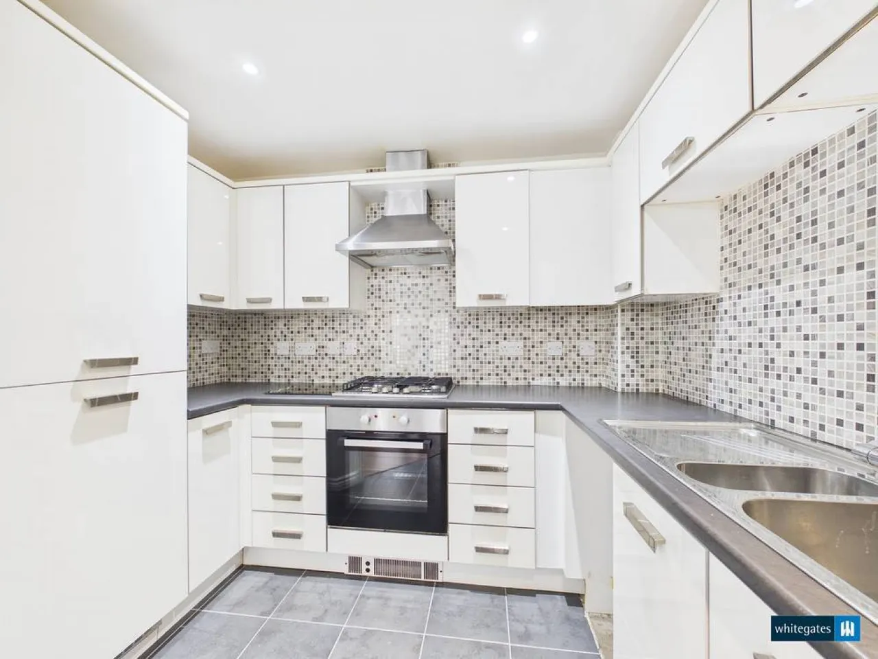 Lamberton Drive, Brymbo, LL11, photo 6