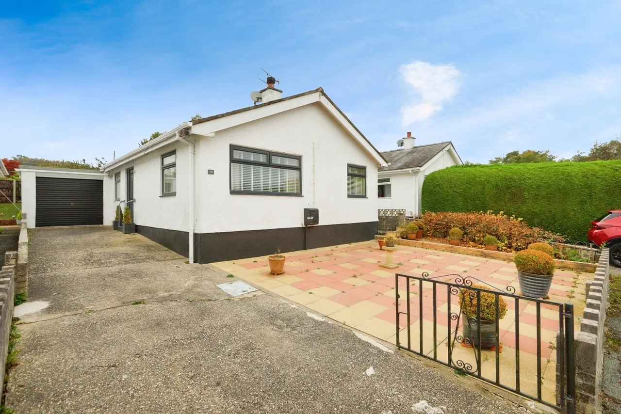 Groeslon, Caernarfon, LL54, photo 17