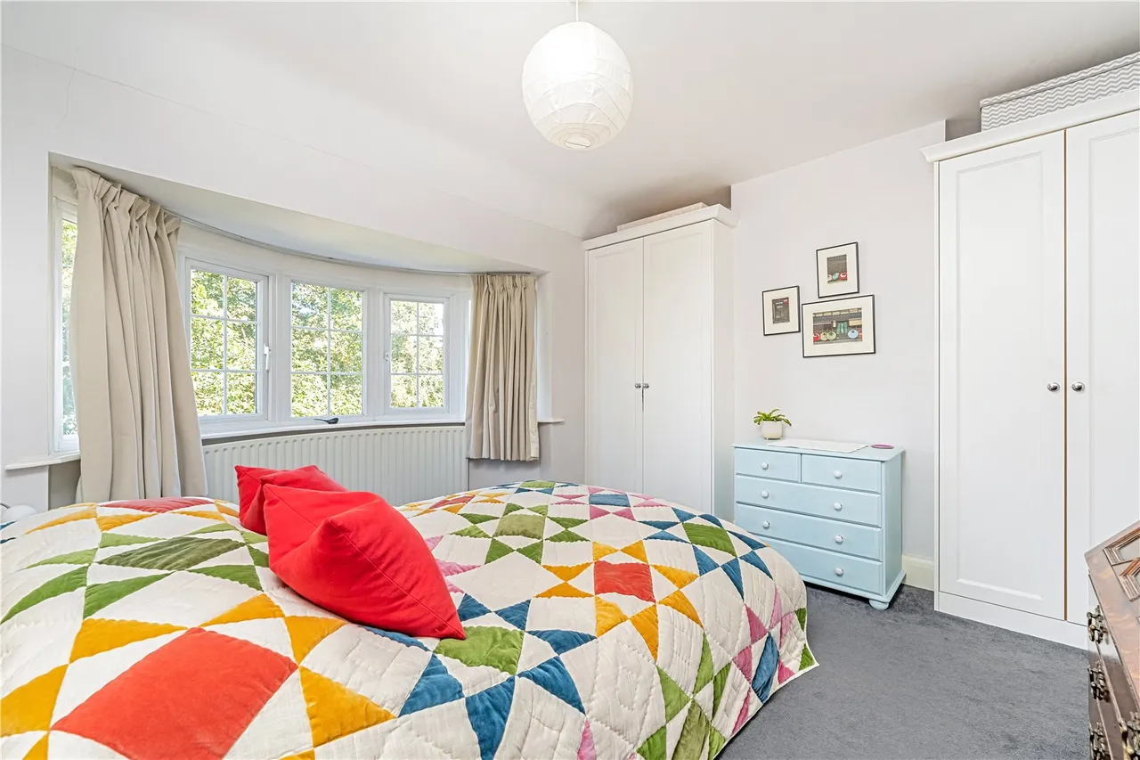 Courtlands Avenue, Hampton, TW12 3NS, photo 7