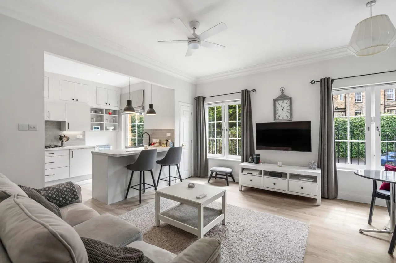 2 bed flat for sale — East London Street, New Town, Edinburgh, Midlothian, EH7 4BQ
