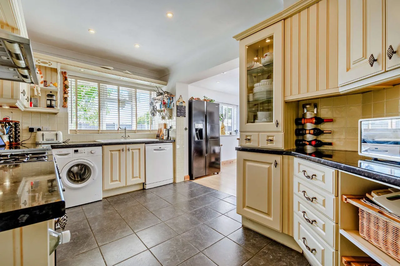 Vicarage Road, Burwash Common, TN19, photo 6