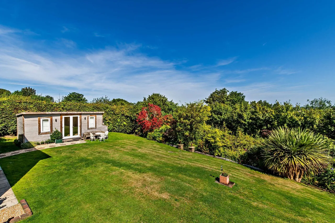 Vicarage Road, Burwash Common, TN19, photo 26