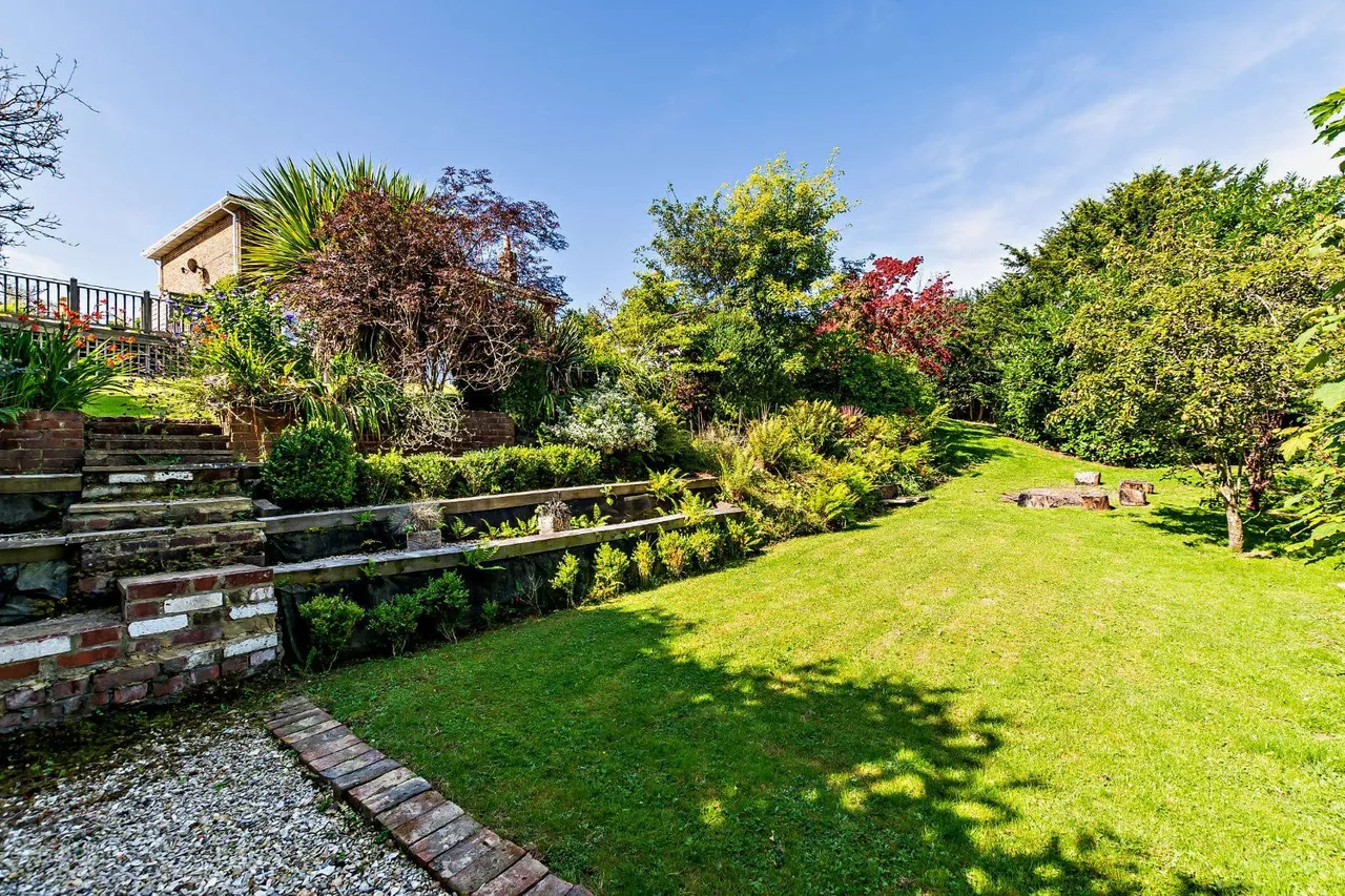 Vicarage Road, Burwash Common, TN19, photo 23