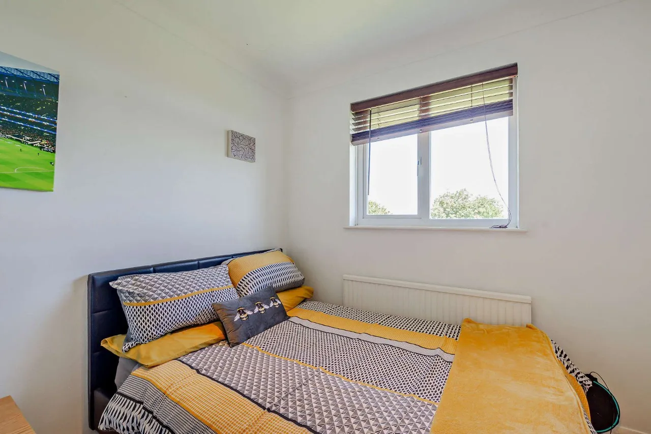 Vicarage Road, Burwash Common, TN19, photo 14