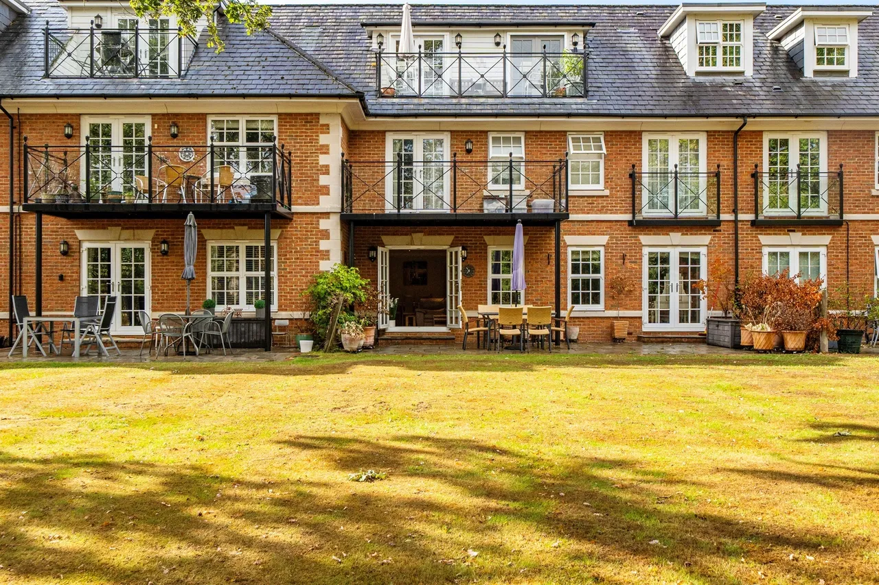 2 bed flat for sale — Robin Hill, Maidenhead