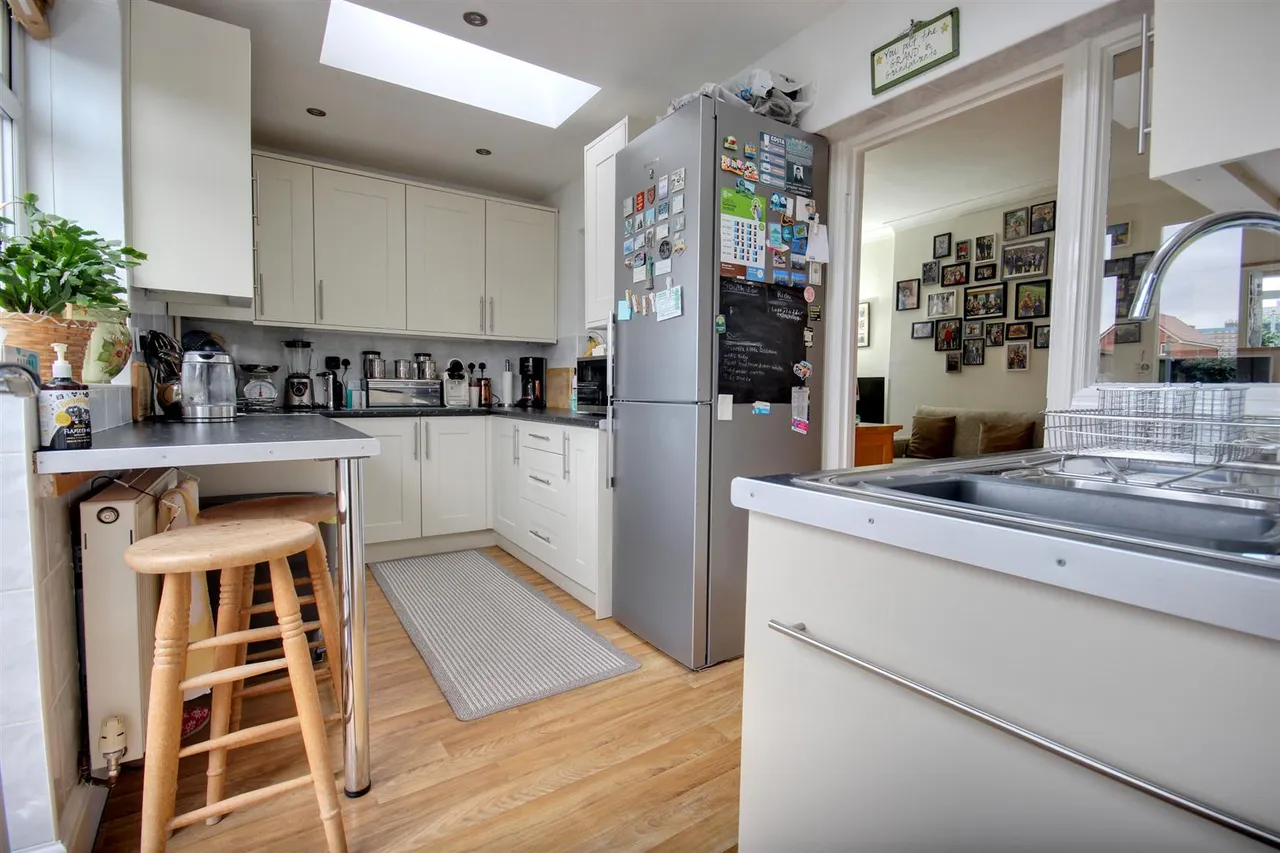 East Ella Drive, Hull, photo 9