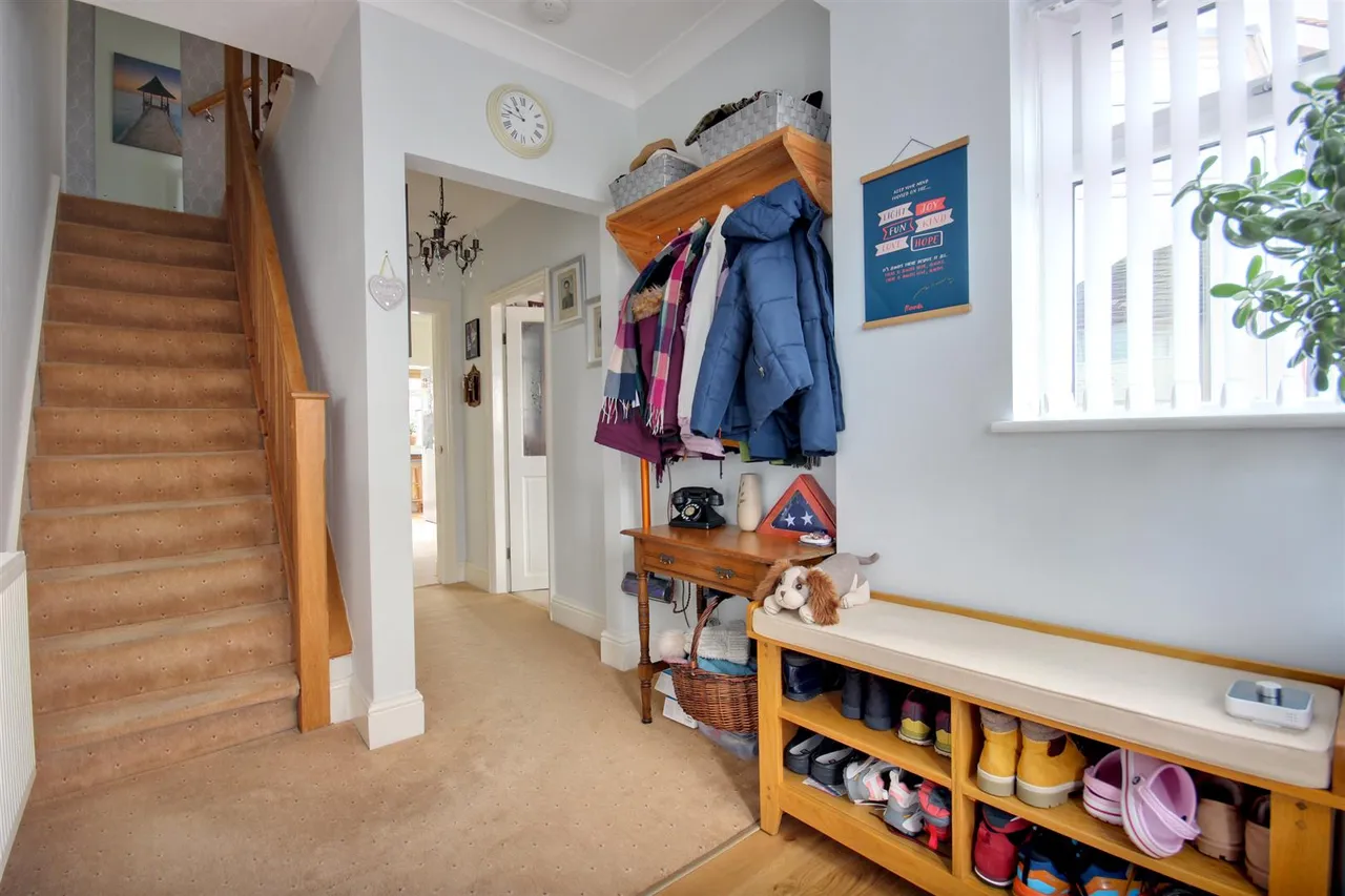 East Ella Drive, Hull, photo 4